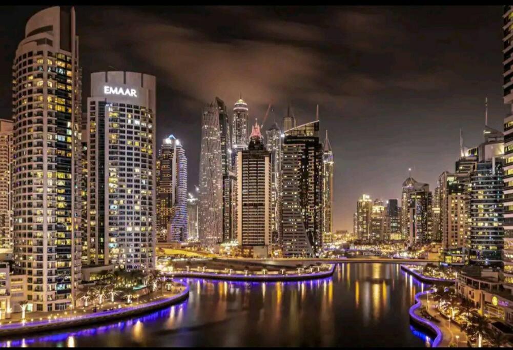 Hot Offer AZIZI RIVIERA 26